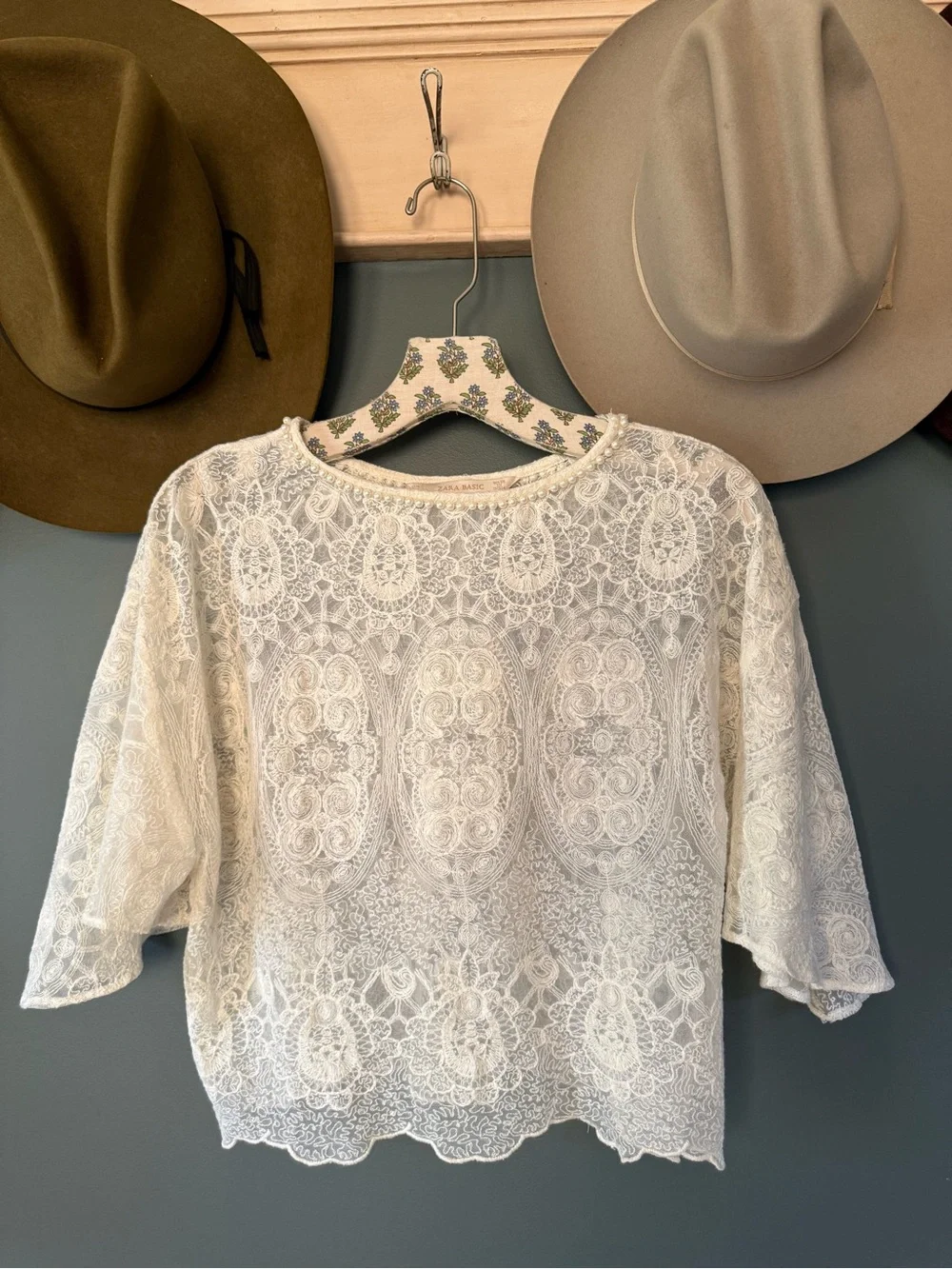 Zara Ivory Lace pearl neck Top sz small